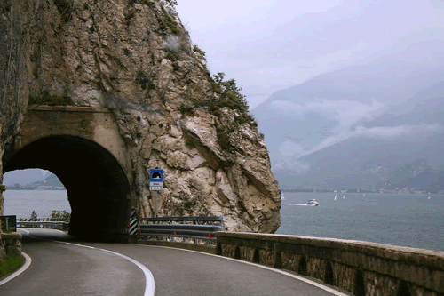 lago di garda route>  <br><br>
                      <iframe width=